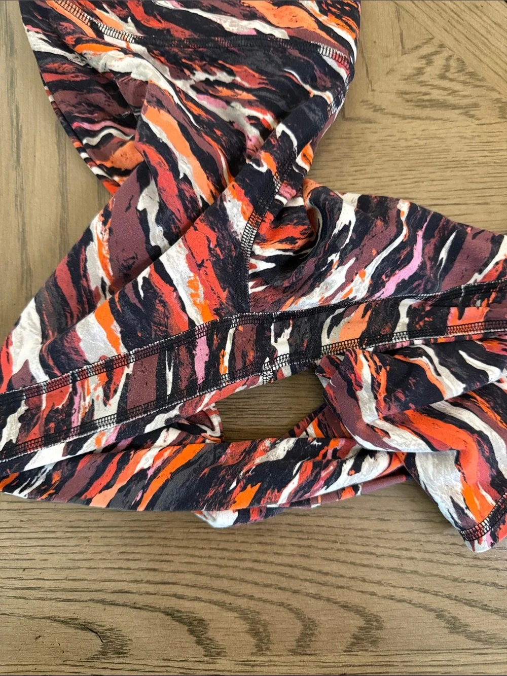 Lululemon Multicolor Abstract Print align Leggings